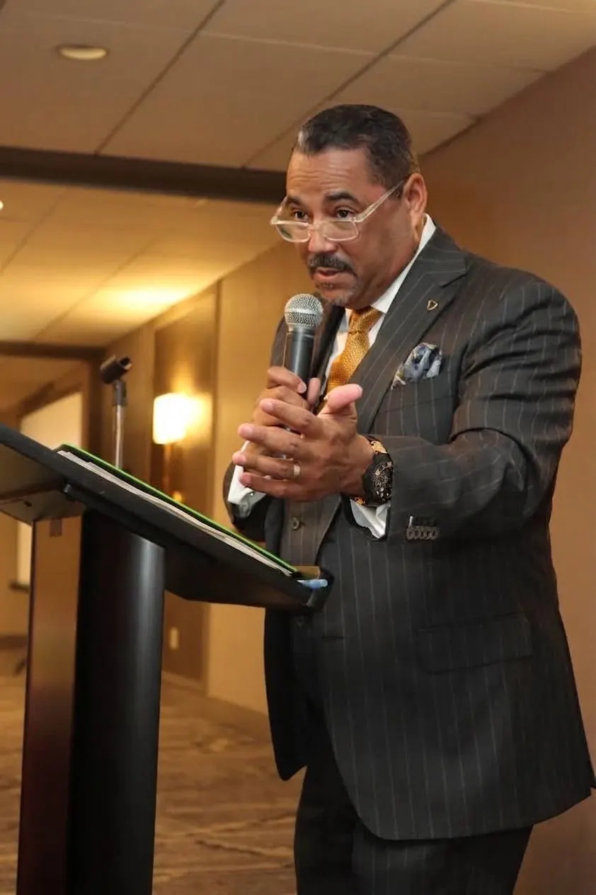 Eric Hardy speaking at a business conference